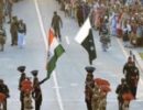 Pak citizens stray at border