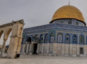 Jews pray at al-Aqsa Mosque