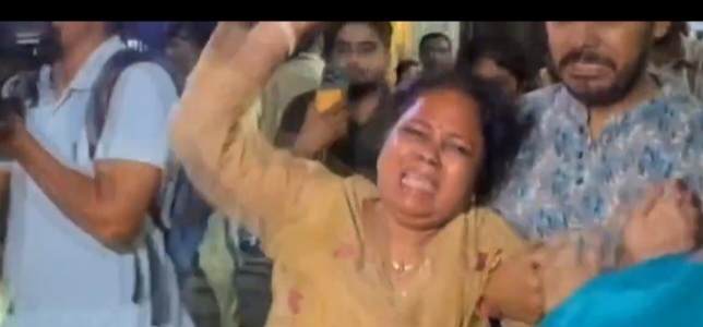 Puja stampede kills 19